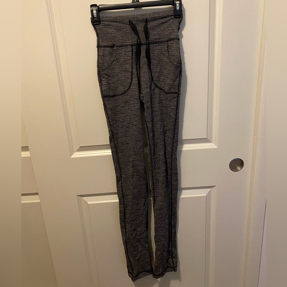 Lululemon straight leg yoga pants with tie size 2